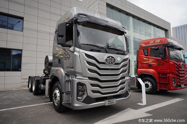解放鹰驰500马力LNG牵引车 省气能拉