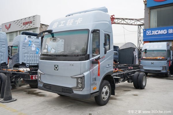 徐工汉界4.4米纯电轻卡 续航400km