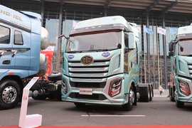 600匹大马力+AMT 解放J6V 高性价比LNG牵引车
