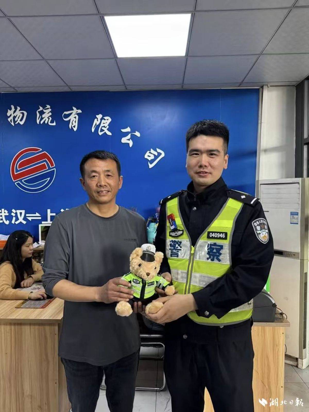 千万个耿师傅成就了东风轻型车的