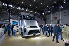 新能源牵引车的狂飙 ：老牌与新势力的抢位战 谁能战到最后？