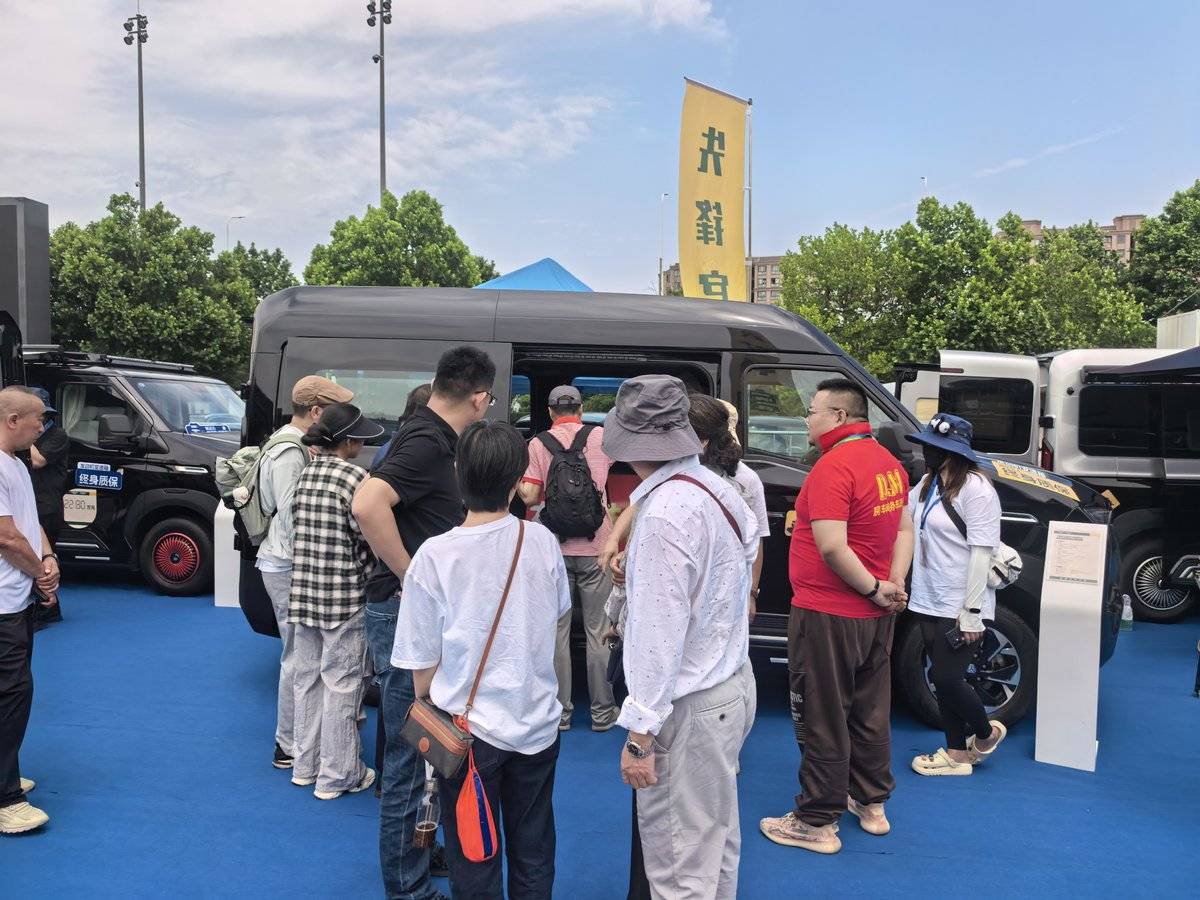 深耕旅居赛道 赋能多元出行| 中国重汽轻型汽车亮相第26届上海国际房车展