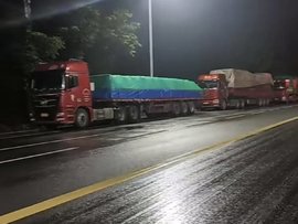 货车司机最容易踩的3个疲劳驾驶坑:夜跑、赶时效、短暂停