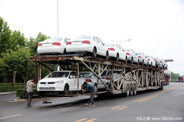 二怪轿运车死灰复燃 单趟顶合规车三趟 问题到底出在哪里？
