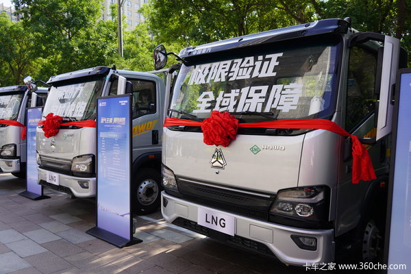 油车成本高 电车续航短 HOWO LNG轻卡能帮我们多赚钱吗?