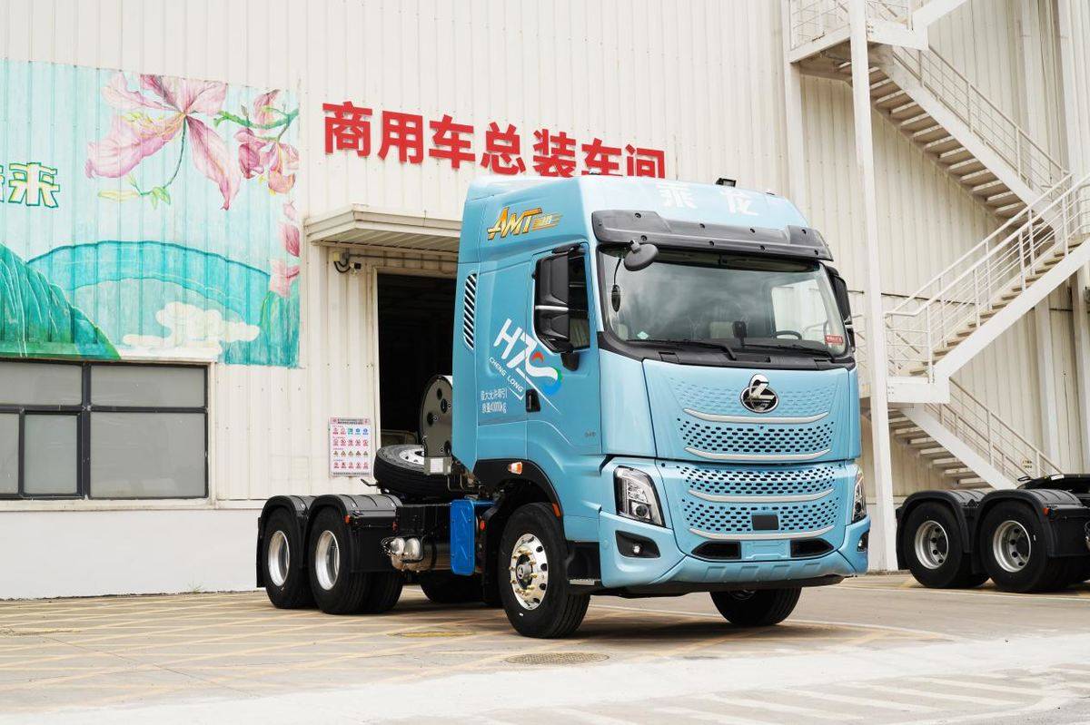 轻量高效更安全,乘龙 H7 Pro LNG 牵引车助力卡友稳定增收 轻量高效更安全,乘龙 H7 Pro LNG 牵引车助力卡友稳定增收