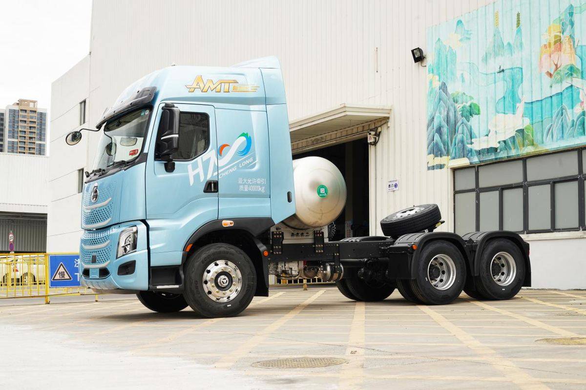 轻量高效更安全,乘龙 H7 Pro LNG 牵引车助力卡友稳定增收 轻量高效更安全,乘龙 H7 Pro LNG 牵引车助力卡友稳定增收