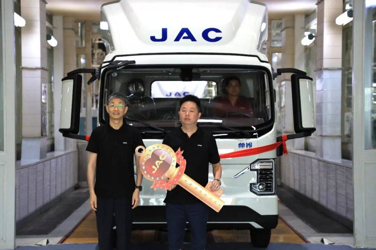 行业首发172度电！江淮新能源轻卡新品首发下线，树立长续航标杆图片