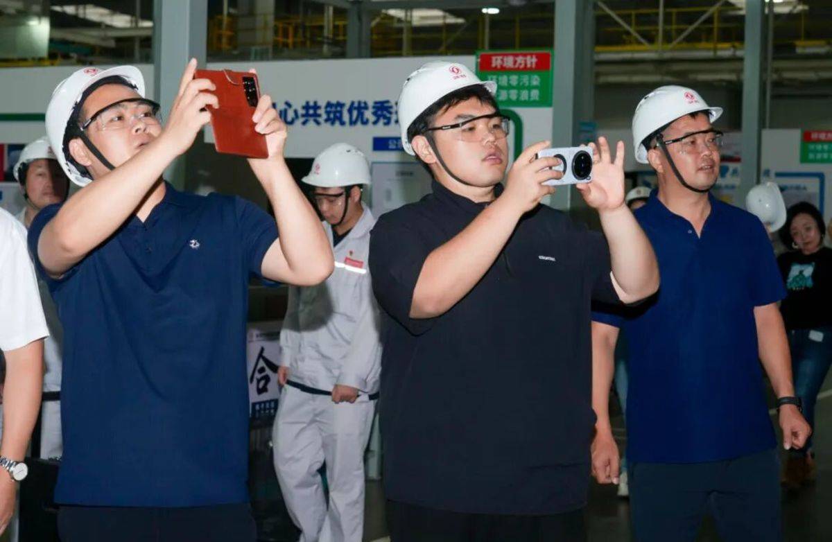 千辆启程 福瑞同行 | 东风福瑞通战略合作发运仪式在襄阳圆满举行
