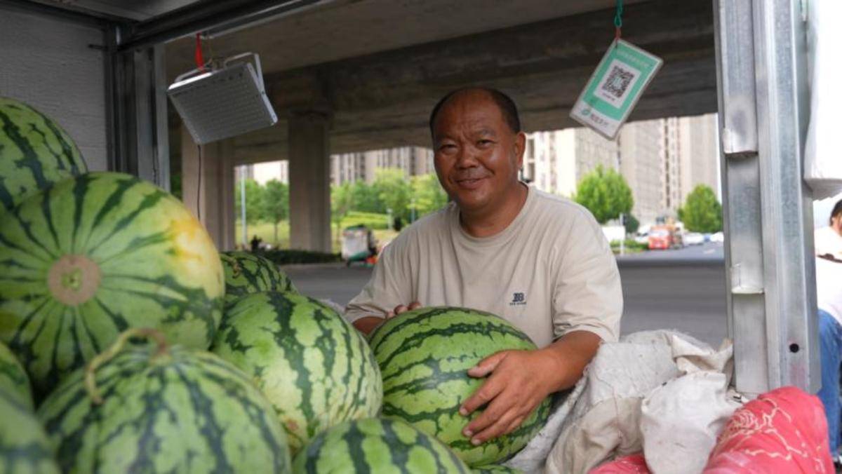 凌晨三点出发，一趟赚回900块——河南瓜农的