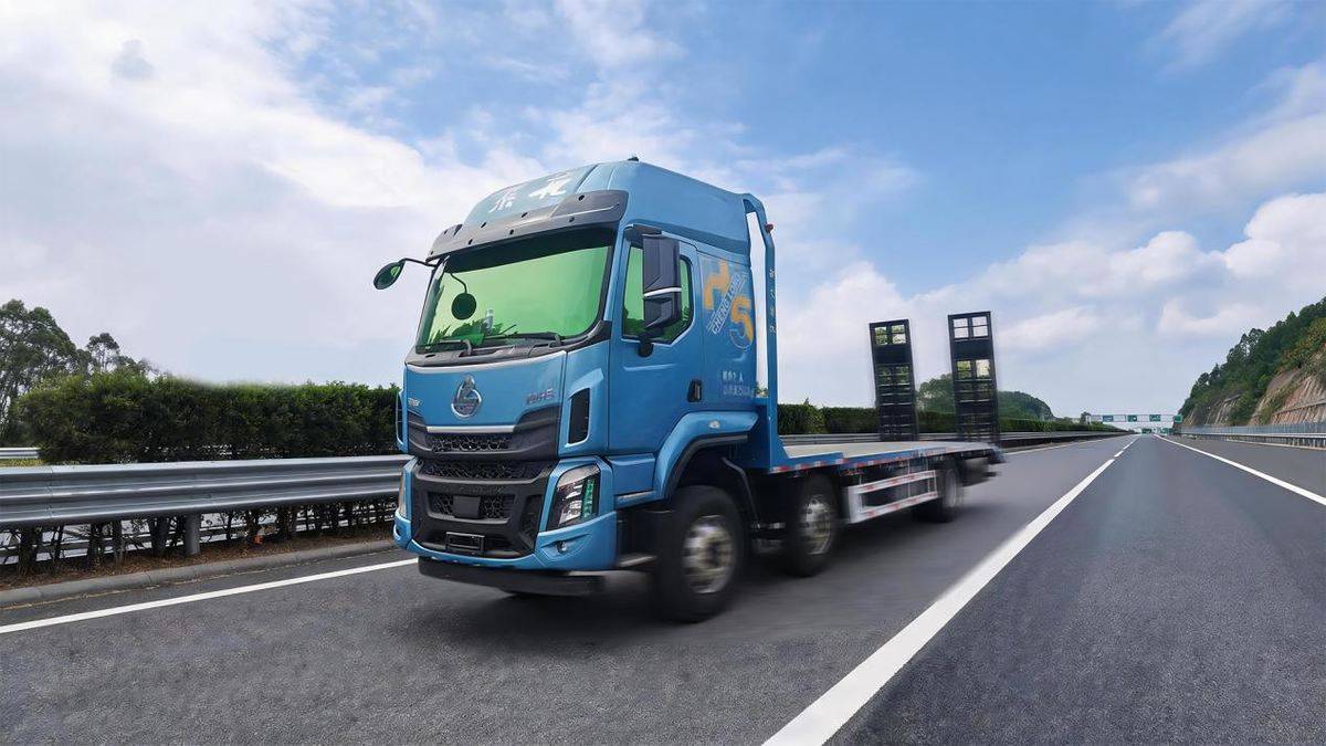 乘龙H5 6×2平板运输车:玉柴黄金动力加持 助您高效创富c35b761e99781aedff28ee72b0469602