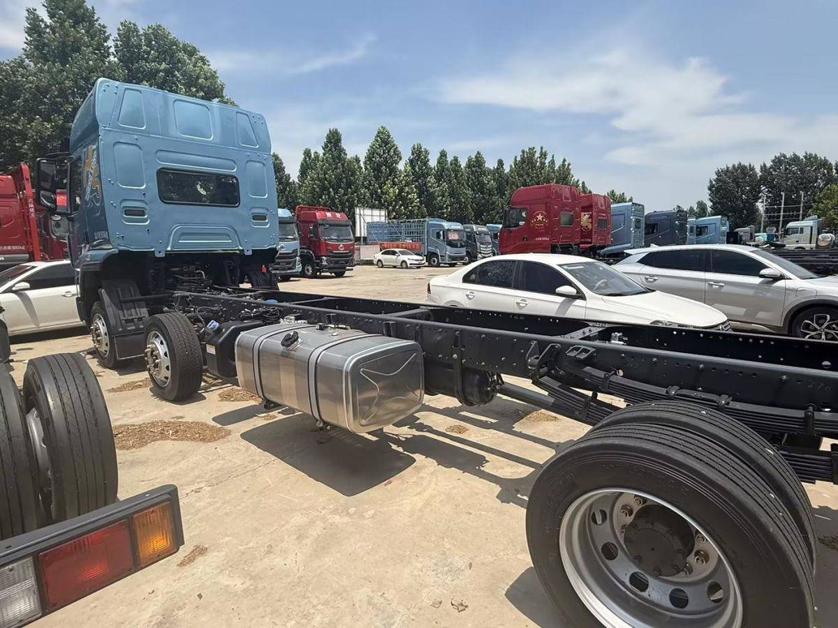 乘龙H5 6×2平板运输车:玉柴黄金动力加持 助您高效创富IMG_256