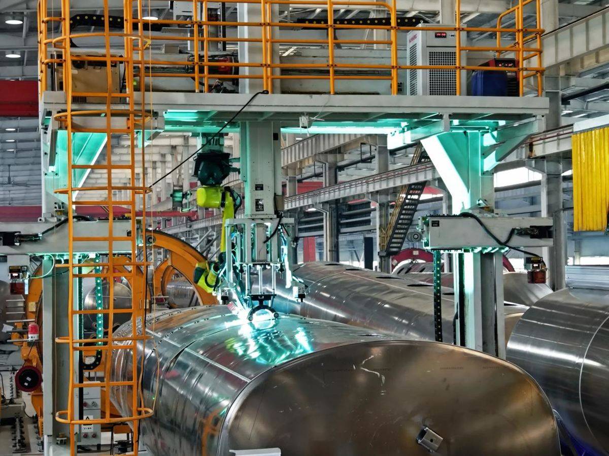 中集车辆2026年上半年营收稳健增长 星辰计划启航显韧性Star-Chained Liquid Tanker Aluminum Workstation
