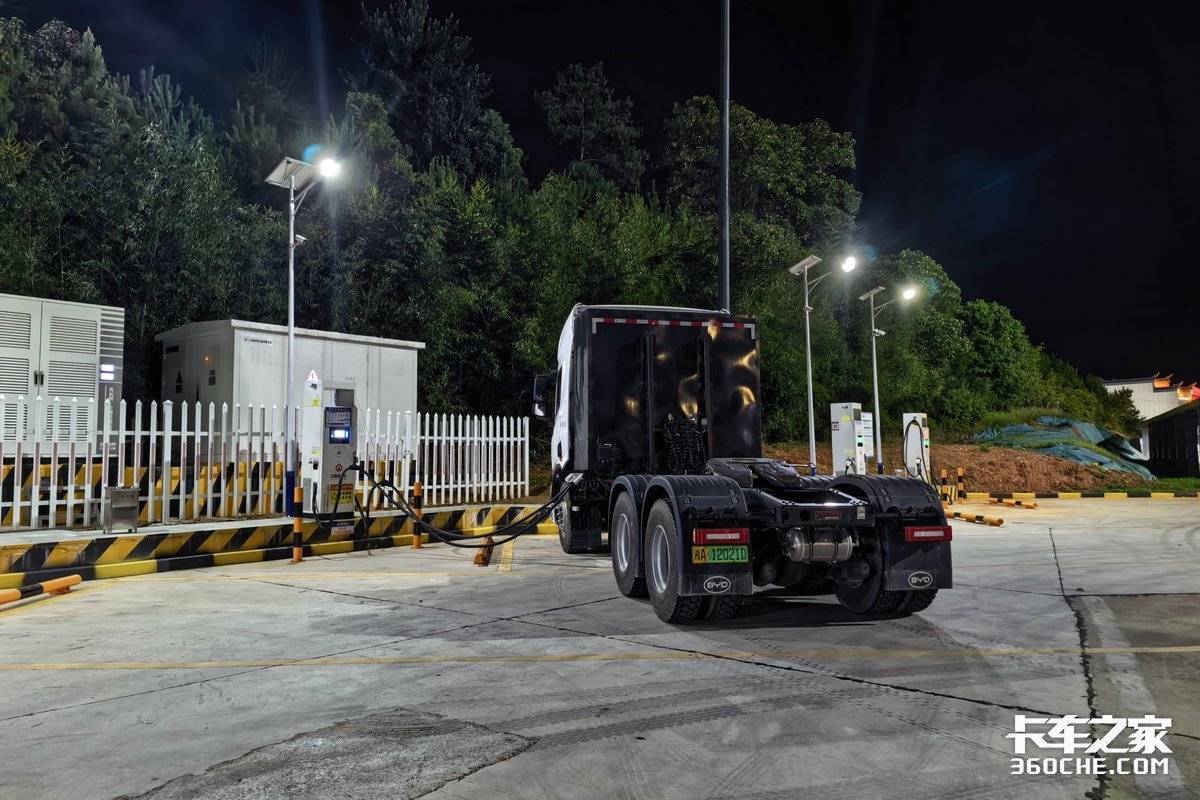 3万公里补能通道在路上 纯电重卡跑长途还难在哪?