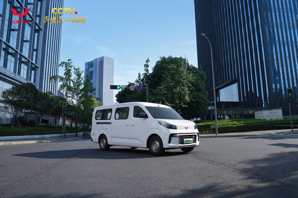 五菱扬光Pro增程版正式发布:9方大空间+850km续航,能跑更会省