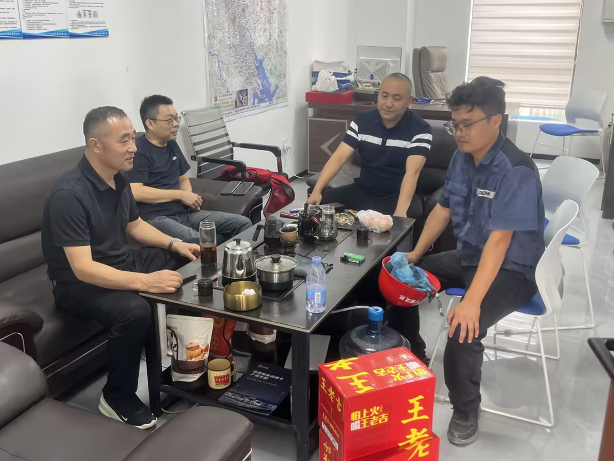 跨越160座城,这个夏天我们走遍全国送清凉徐工“夏季送清凉关爱万里行”圆满收官