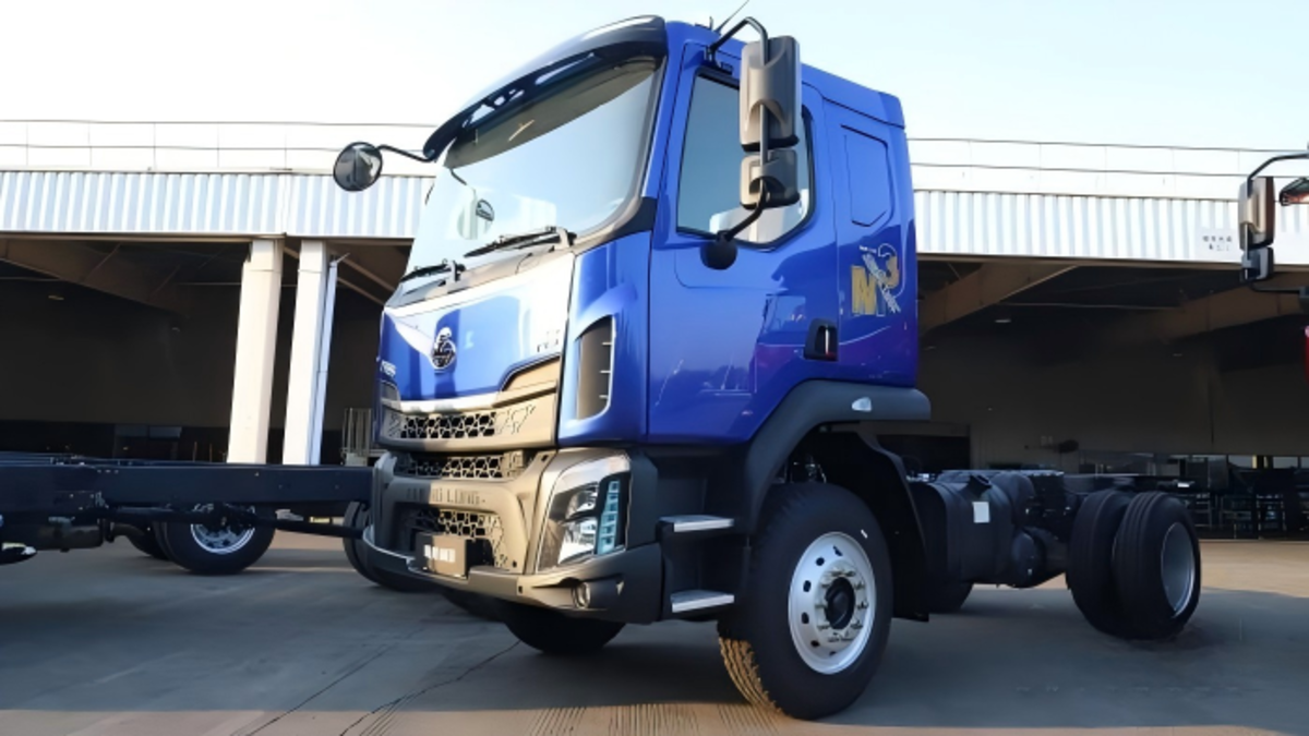 乘龙M3 4×2极限自卸车,硬核实力驰骋工程运输战场整车