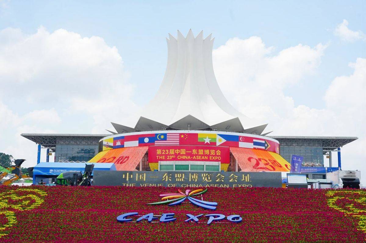 智启零碳出海,东风柳汽乘龙全新产品矩阵登陆东博会DSC01447-opq5020311994