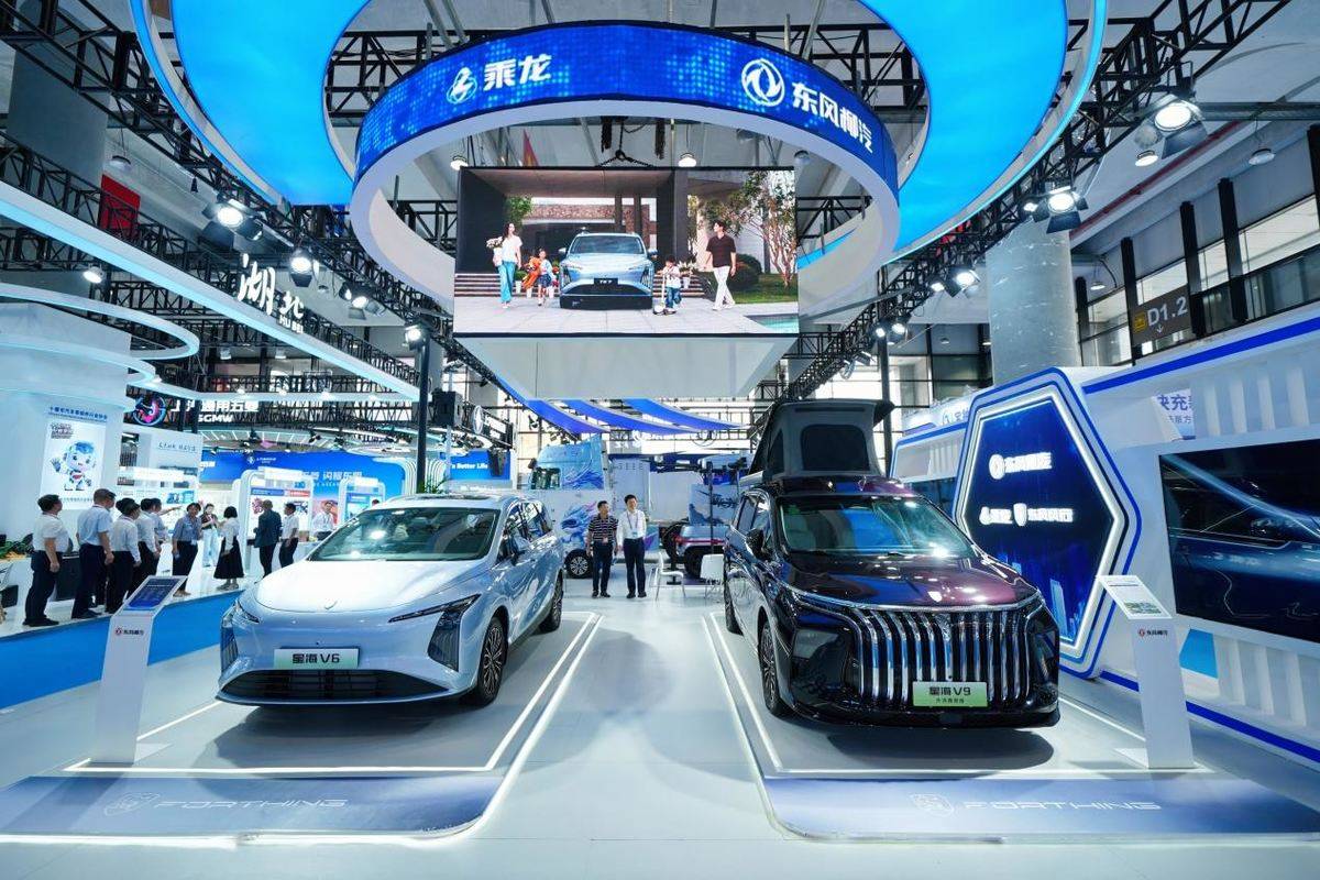 智启零碳出海,东风柳汽乘龙全新产品矩阵登陆东博会DSC01395-opq5019832687