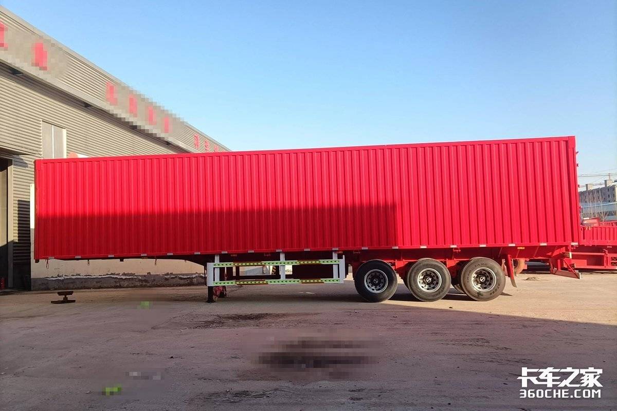 危!自卸式集装箱挂车 新强制国标明确这类车涉嫌违规