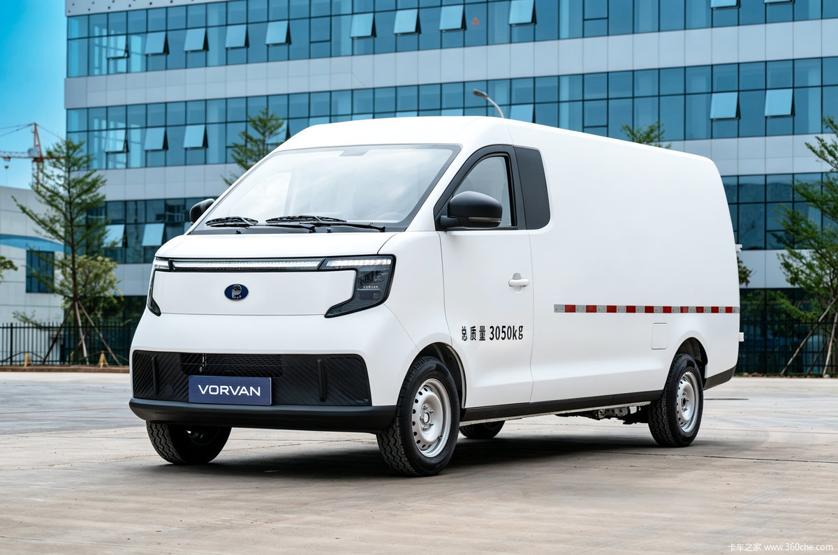 富万V7、V8亮相,城配物流市场再添力量