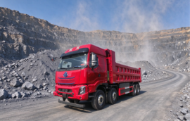 600度大电量加持!工程运输就选乘龙H7 Pro 8×4纯电自卸车