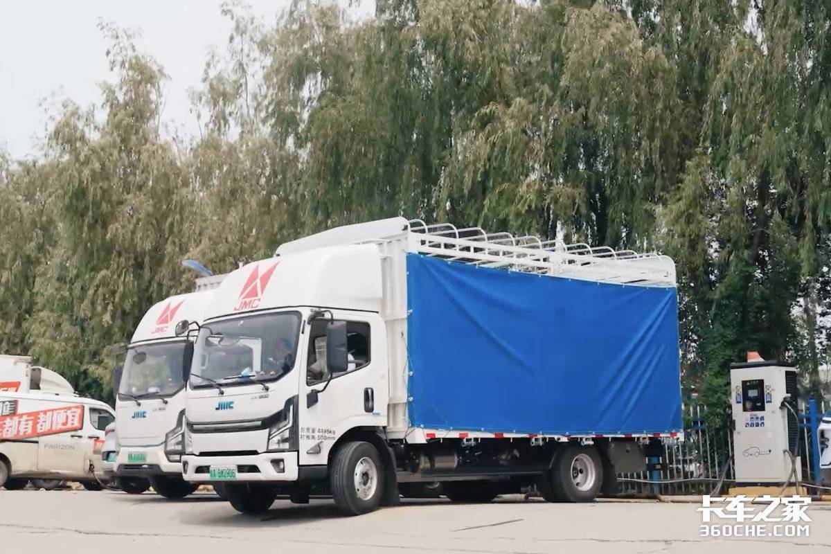 车队有40辆车 作为老板娘 她为什么还喜欢自己跑?